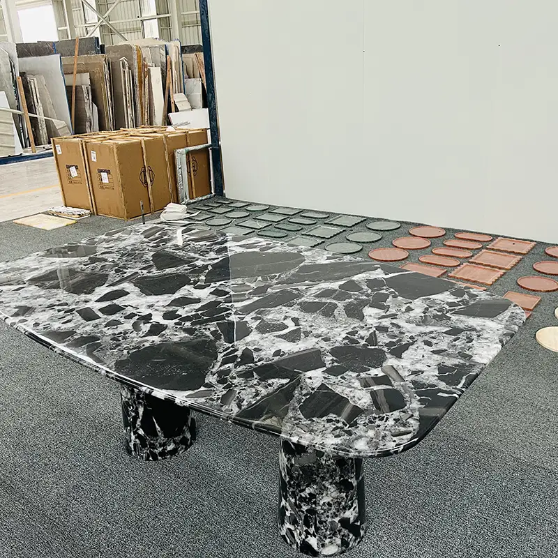 Grand Antique Marble -ruokapöytä